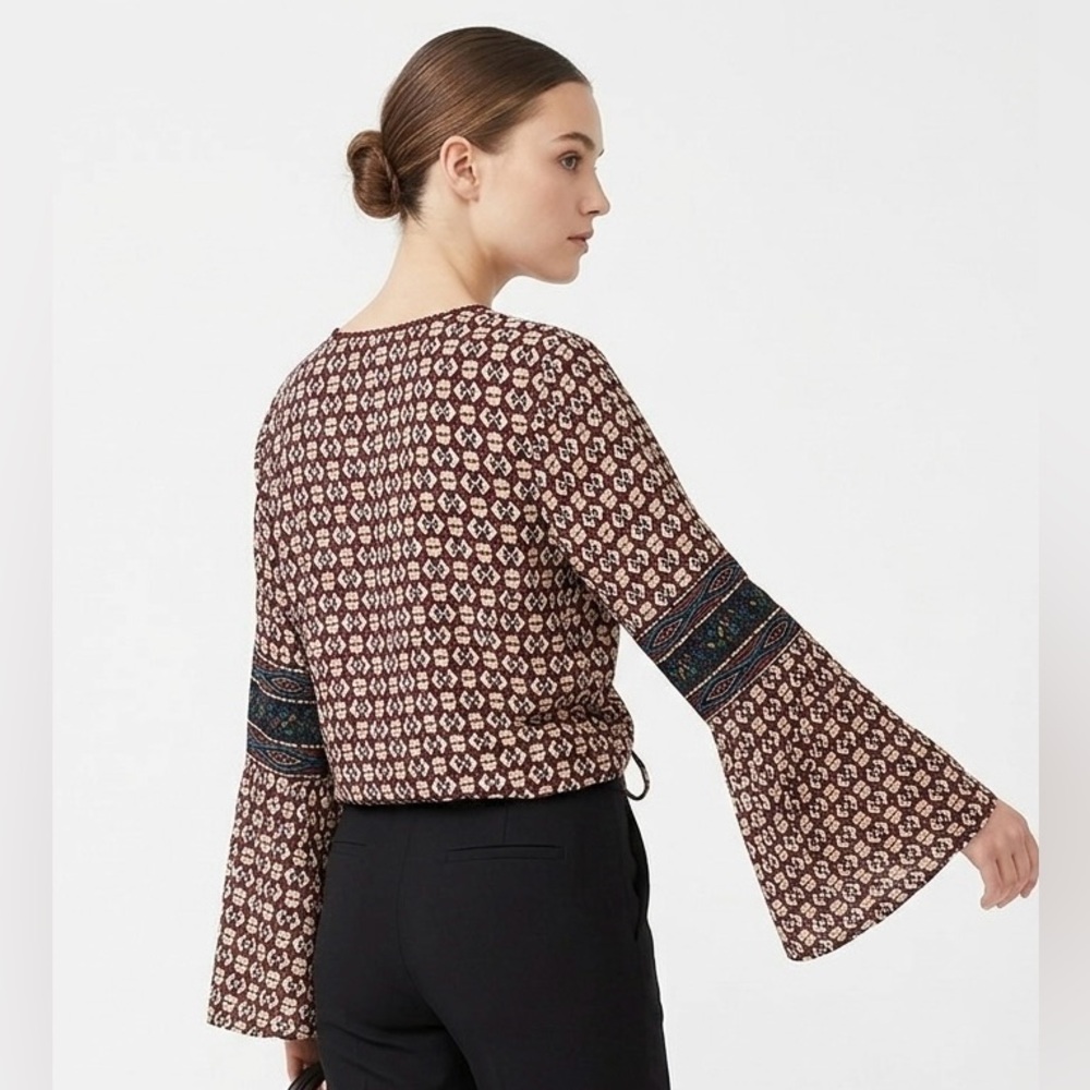 Angie Boho Bell Sleeve V-Neck Geometric Ruched Blouse Maroon & Cream Size S/M - Picture 2 of 7